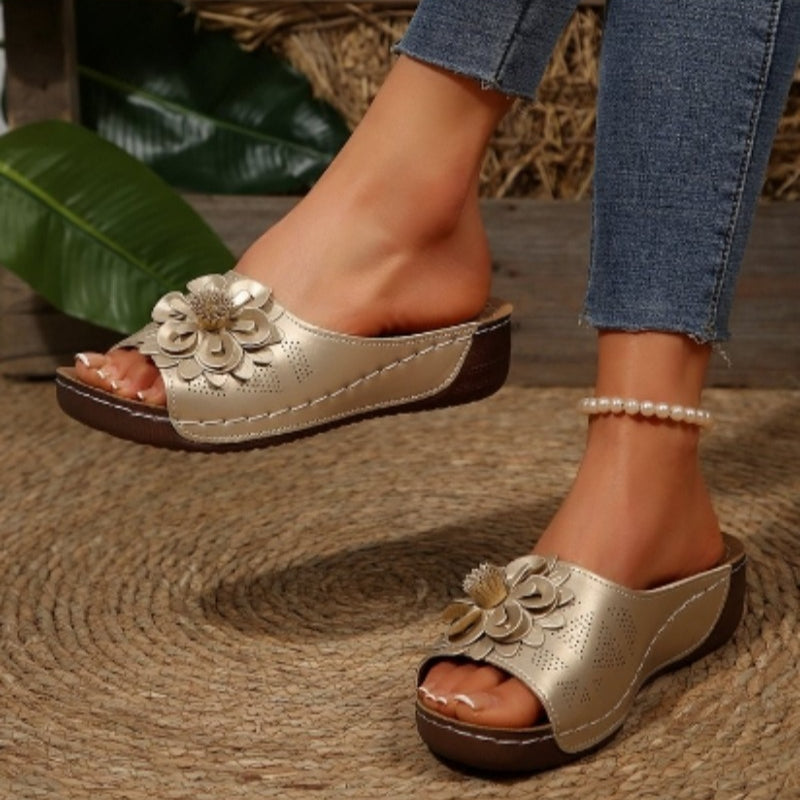 Elora | Sandalias Ortopédicas con Flores Slip-In