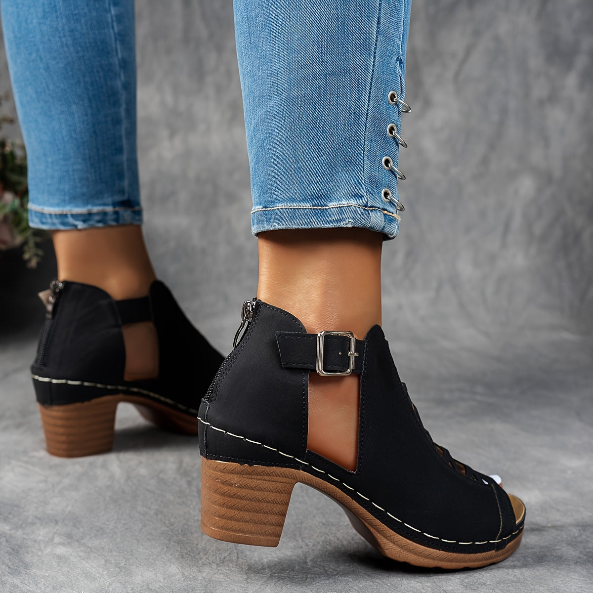 Sandalias Nessa con Tacón de Rejilla