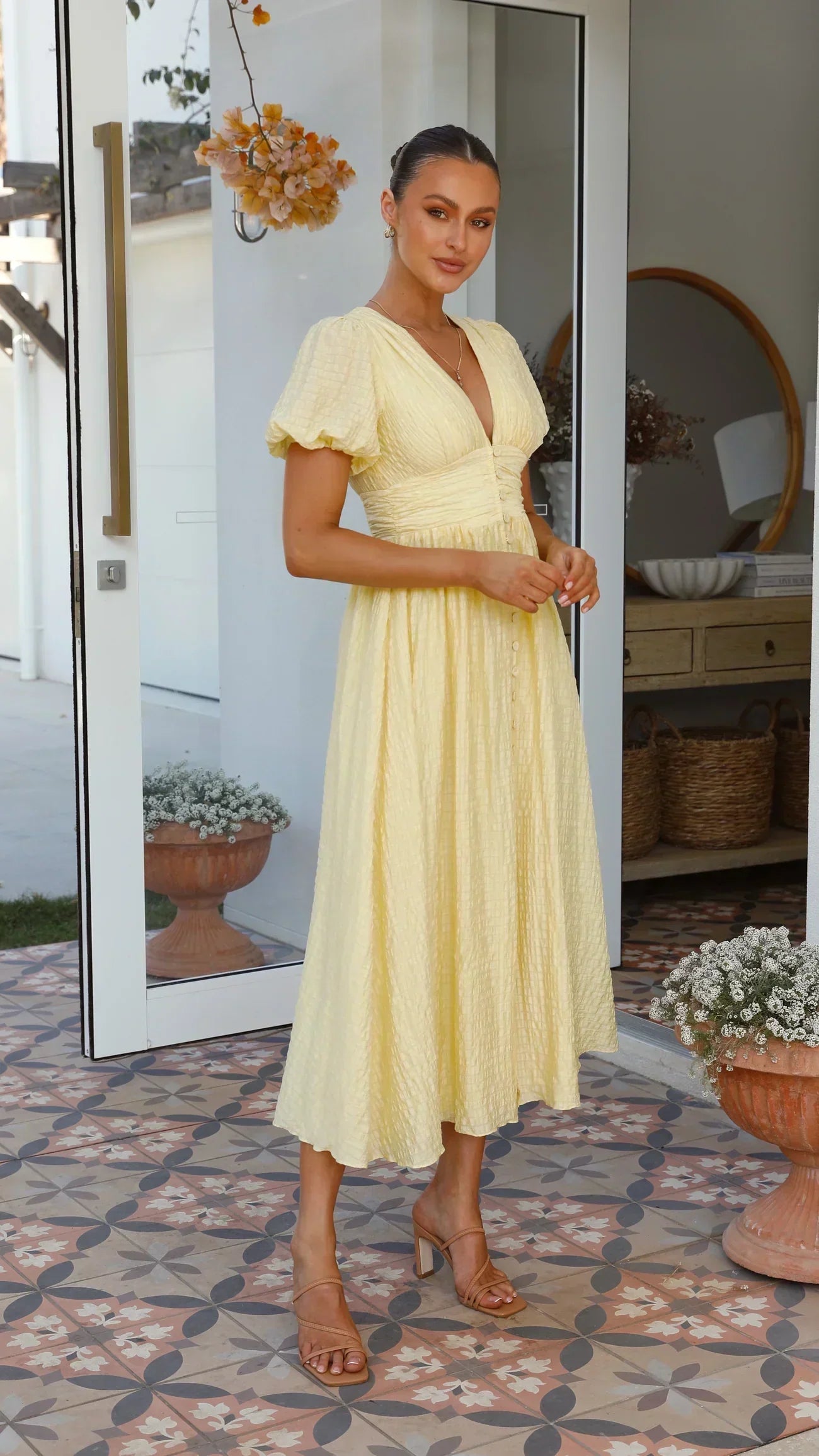 Caterina™ | Vestido Rosa con Mangas Abullonadas