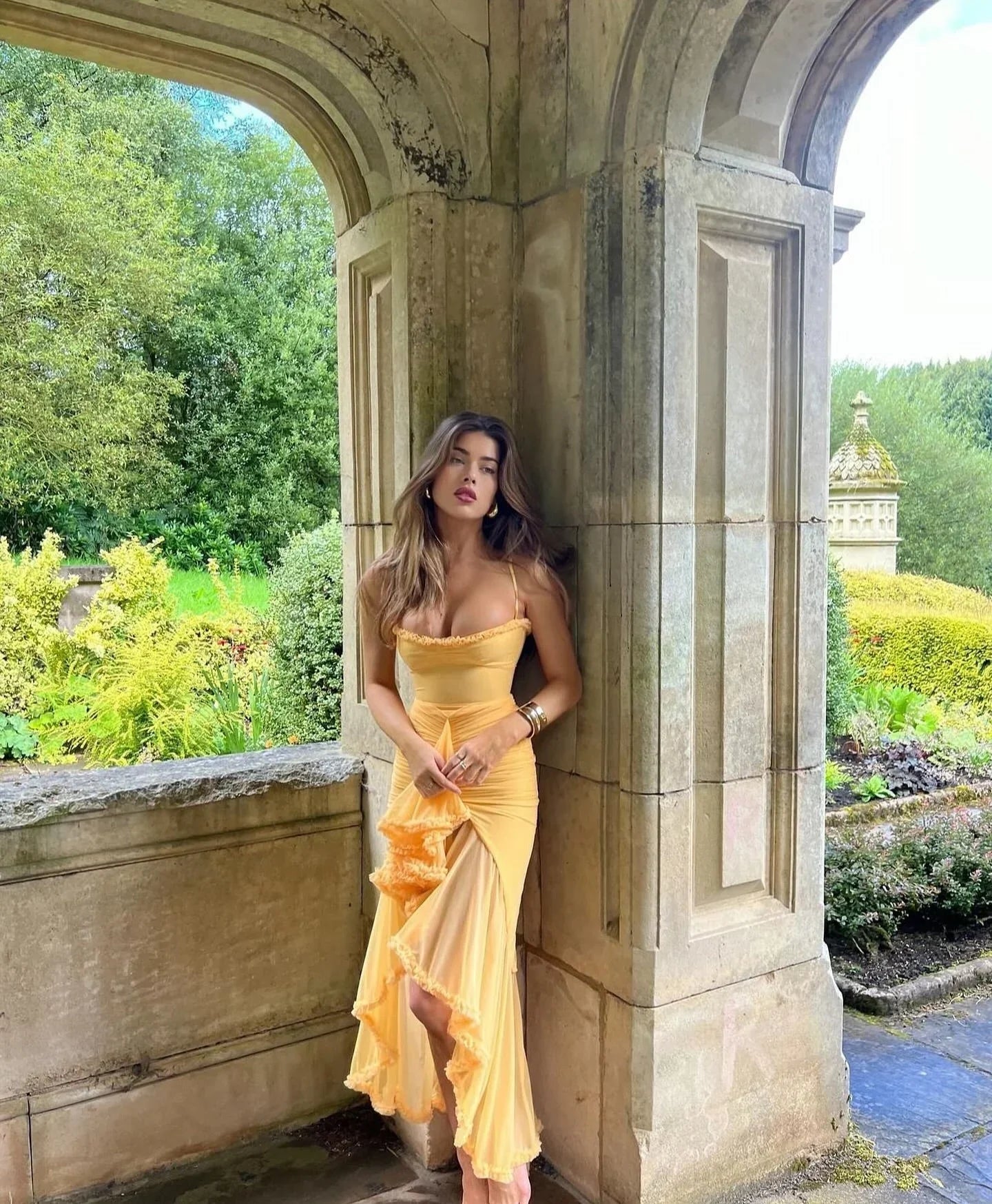 Clarissa™ | Vestido Maxi de Red Amarilla