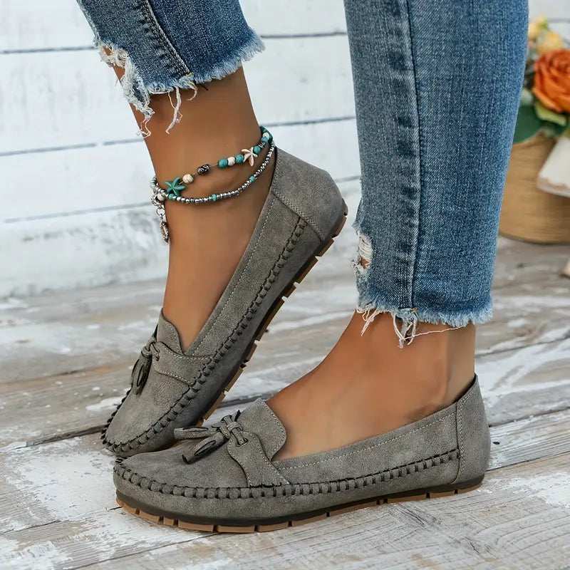 Reagan – Chic Bow Loafers for Any Occasion