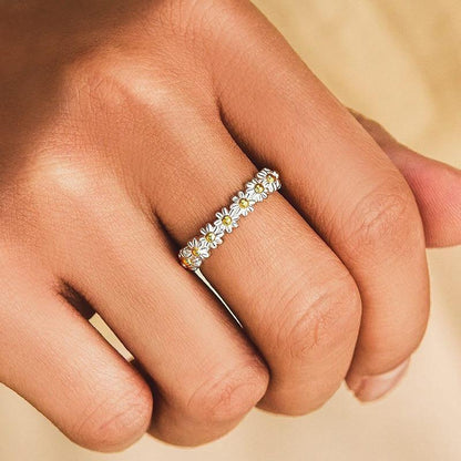 Adjustable Silver Daisy Ring