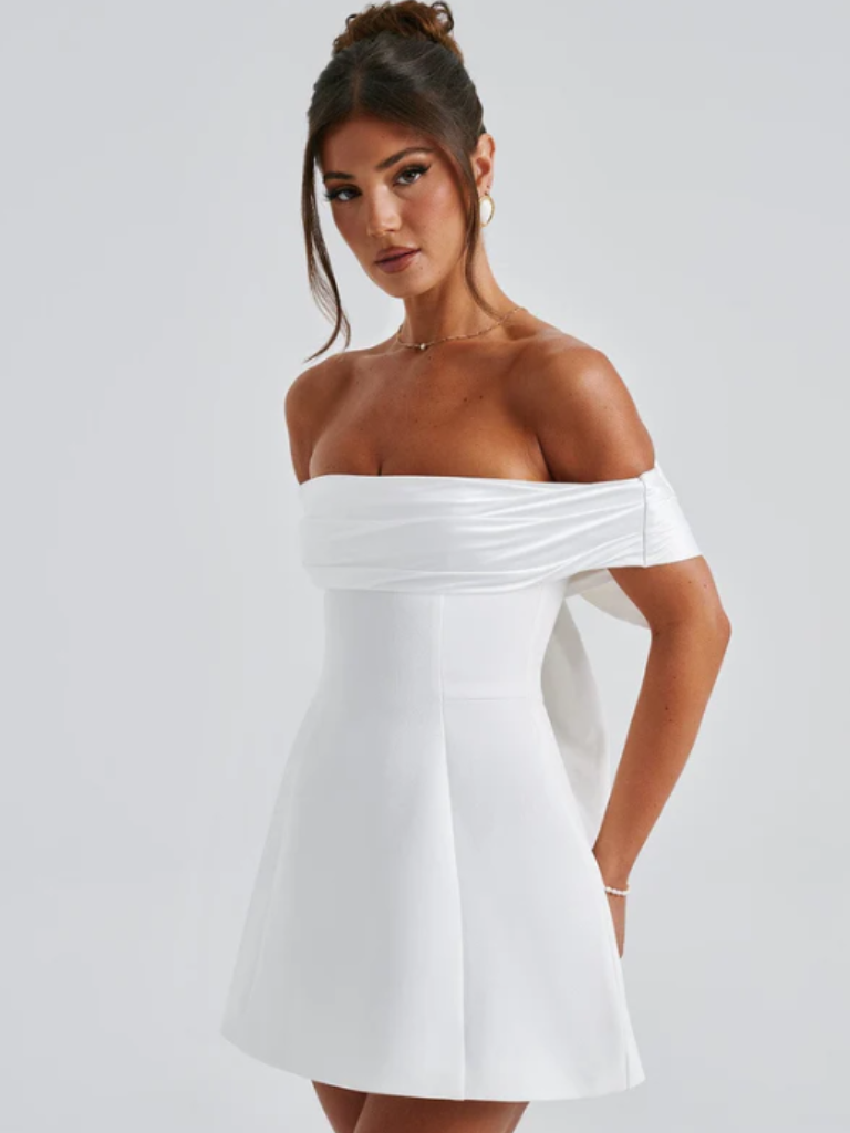 VESTIDO CELESTE CON LAZO EN LA ESPALDA