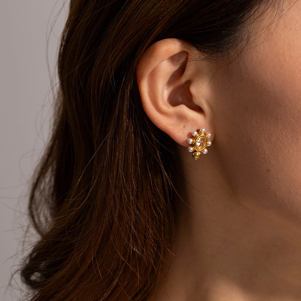 Chic Gold Pearl Drop Earrings