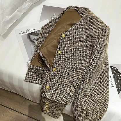 Chic Women’s Cropped Blazer with Gold Buttons for Any Occasion